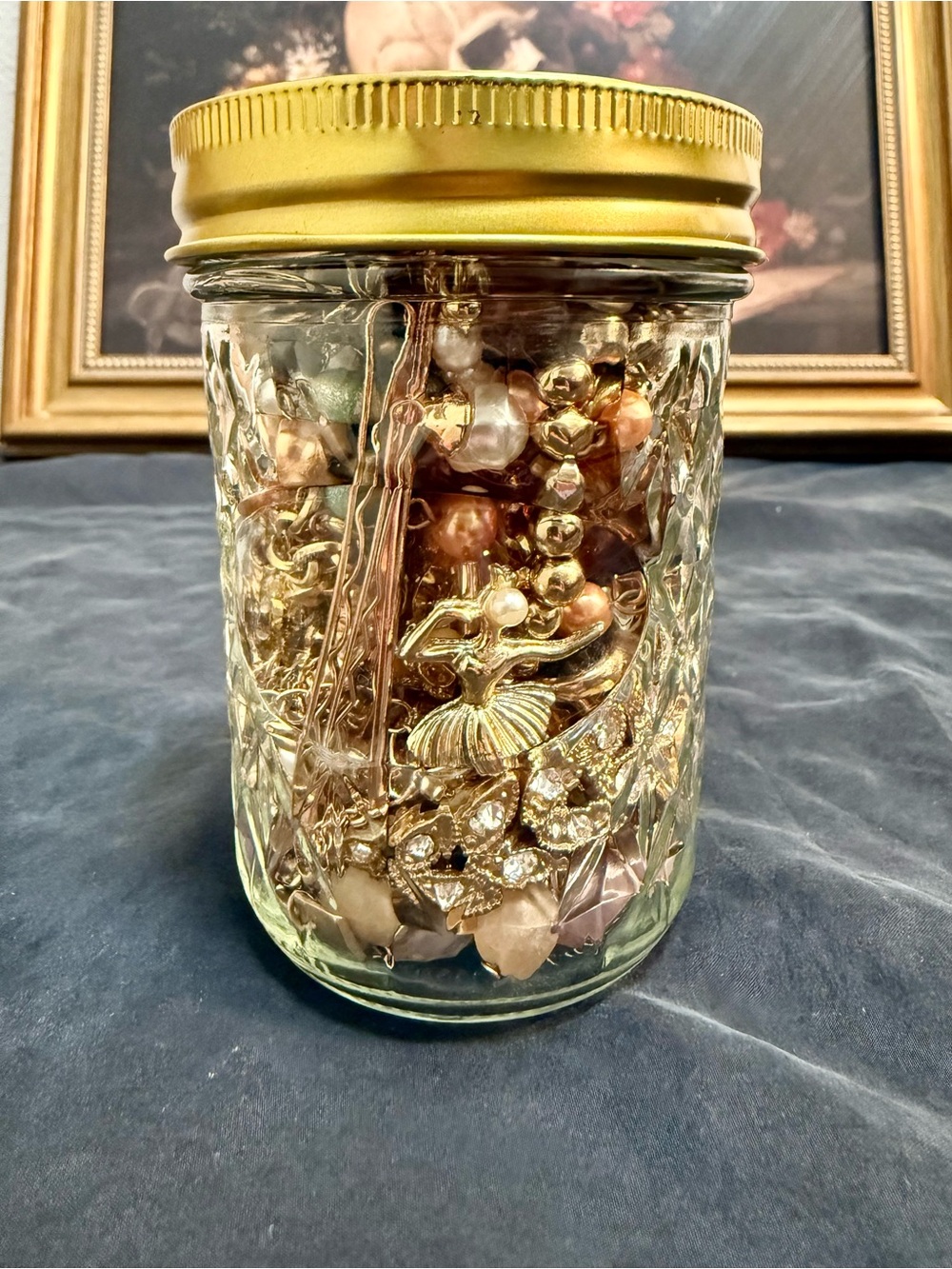 Vintage Gold-Toned Mystery Jewelry Jar 💛💛💛💛💛💛💛💛💛💛💛💛💛💛💛💛